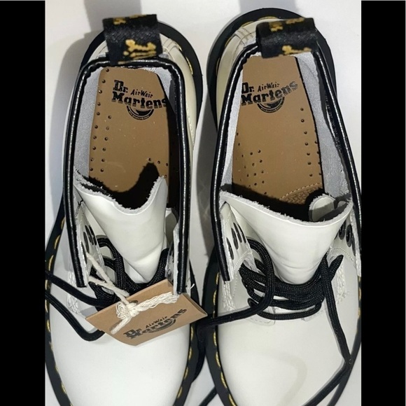 DR. MARTENS 1460 (11821) SMOOTH LEATHER LACE UP BOOTS WHITE SIZE - 6 .US/37 .EU - Picture 9 of 11